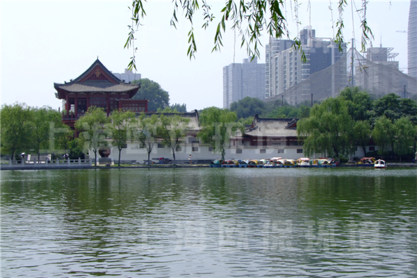西安興慶宮公園，人工湖治理