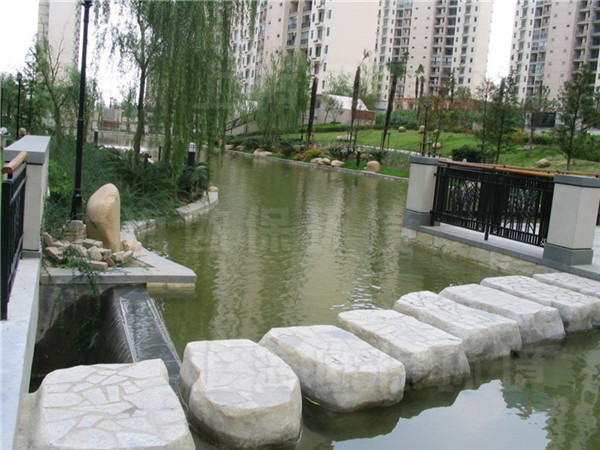 人工湖生物過濾器案例四，依照水體循環，將出水口作為水體流動源頭