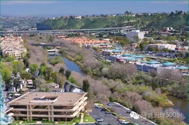 2011年，河道的鳥瞰向人們重新定義了城市中心商業和住宅廊道面向河流的發展方向以及如何利用優美的自然景觀資源為公眾提供娛樂設施。